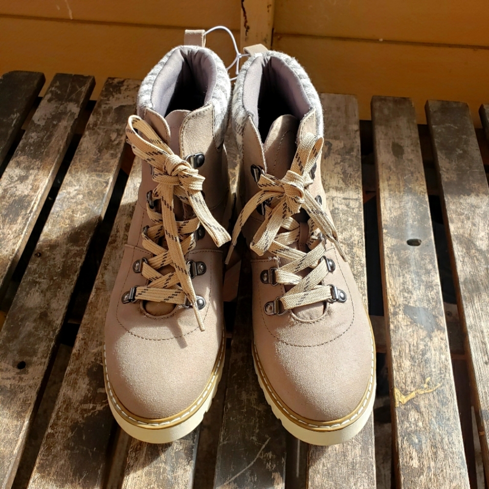 Women boots